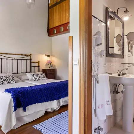 לינה וארוחת בוקר Casa Peleyon