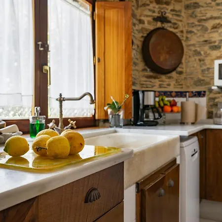 Casa Peleyon Bed & Breakfast Castropol