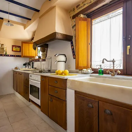Casa Peleyon Bed & Breakfast