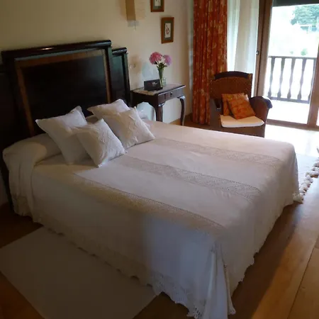 Couette-café Casa Peleyon 3*